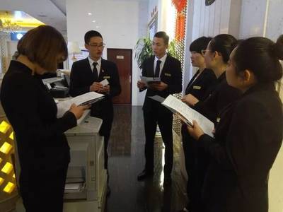 酒店管理专业学徒在岗学习阶段性总结汇报会圆满举行